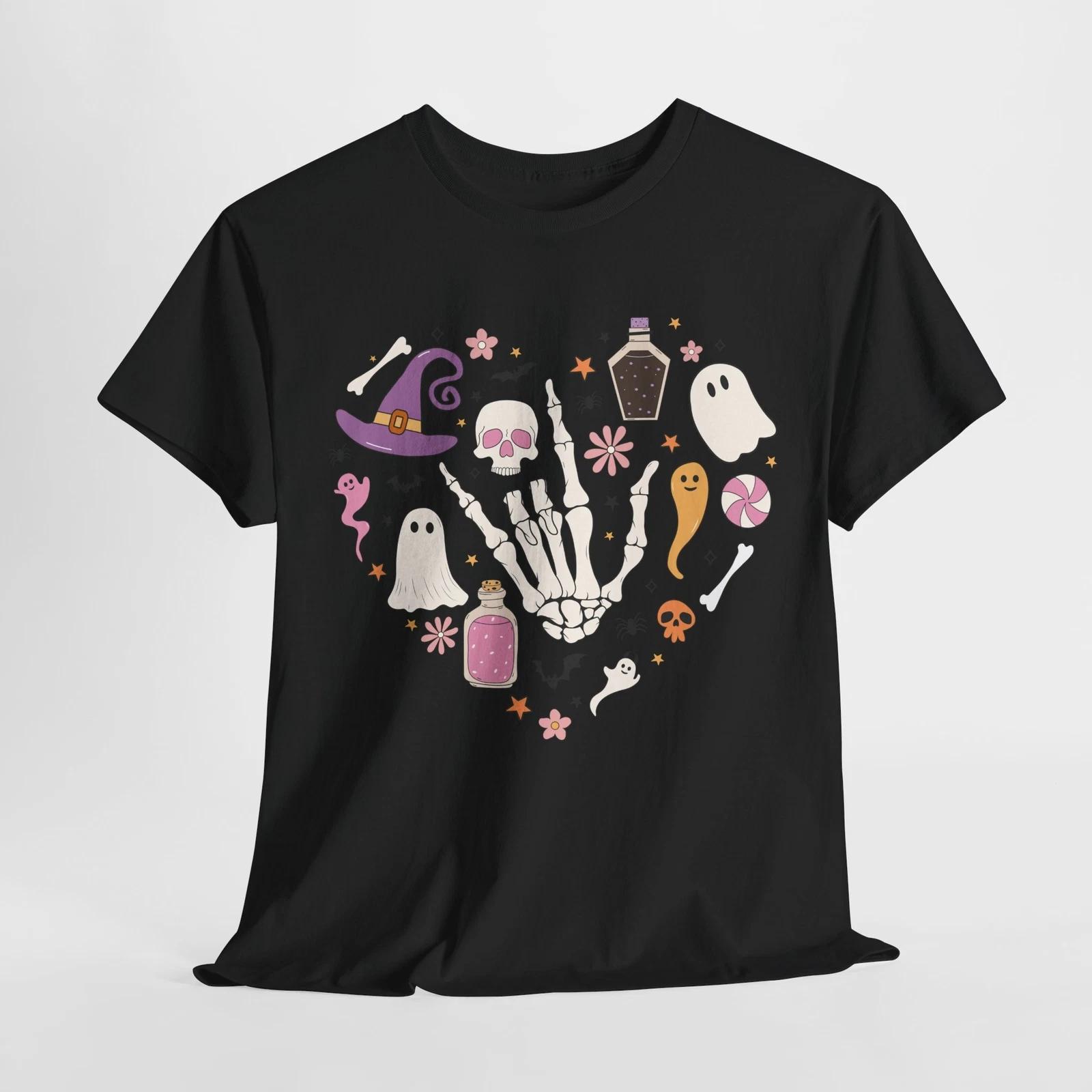 Halloween love retro heart witch T-Shirt | Enchanting & Mystical Witch Fashion 4XL
