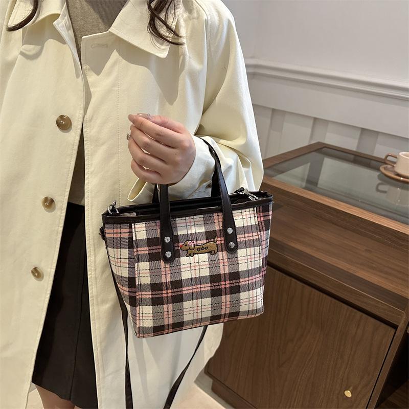 Fashionable and Casual Tote Bag for Women New Style Small and Fresh Contrasting Striped Shoulder Bag Niche Design Crossbody Bag