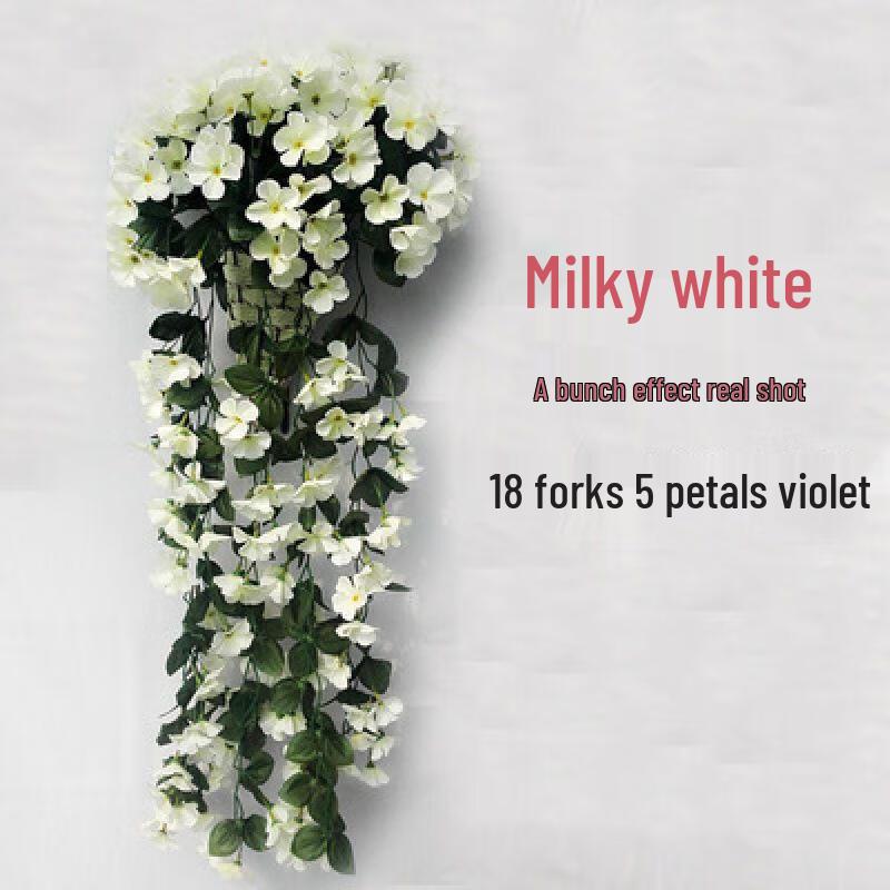 Искусственная гирлянда из фиолетовых цветов