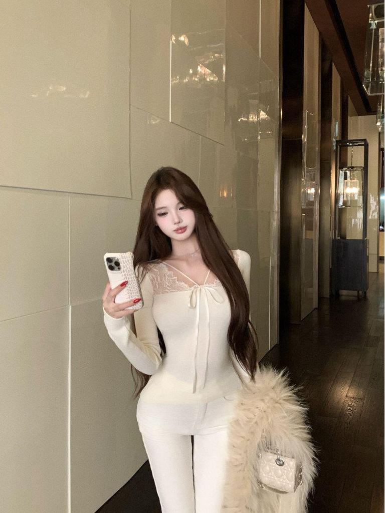 Pure Desire Lace Base Long Sleeve Slimming T-shirt