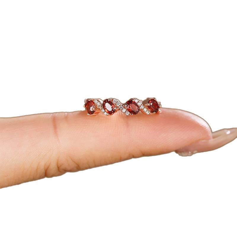 Imitation Natural Garnet Wolfberry Ring Women'S Rose Gold Plated Live Twist Arm Ring