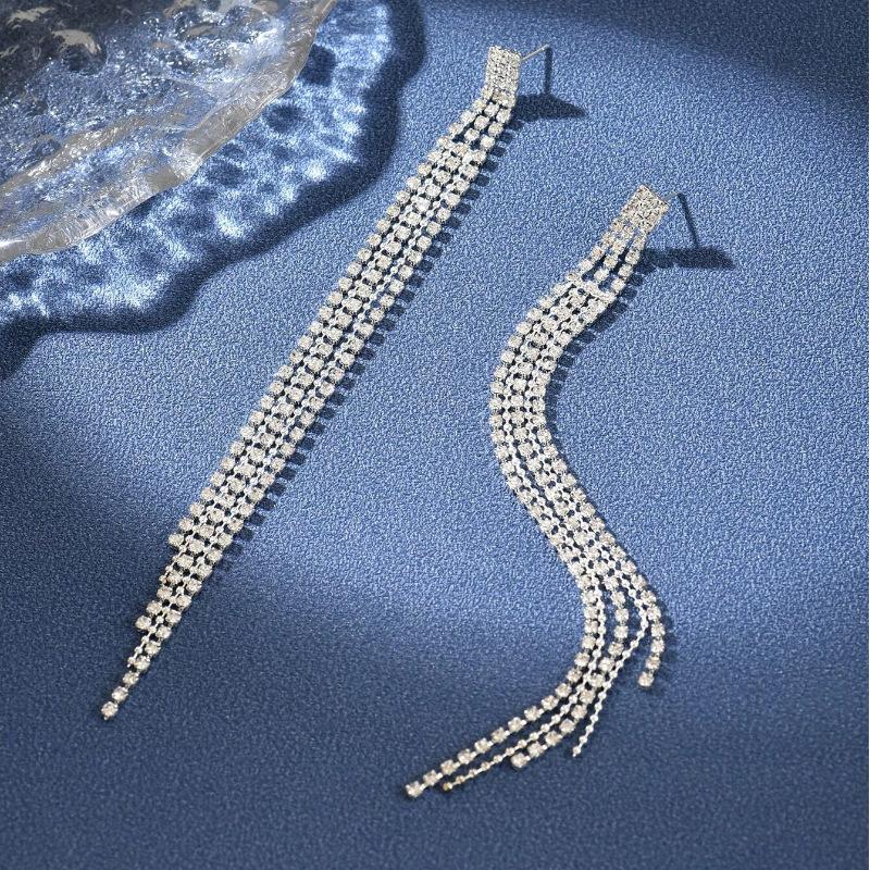 American Trend Niche Design Sense Diamond-encrusted Long Fringed Stud Earrings, Light Luxury Fashion High-end Earrings