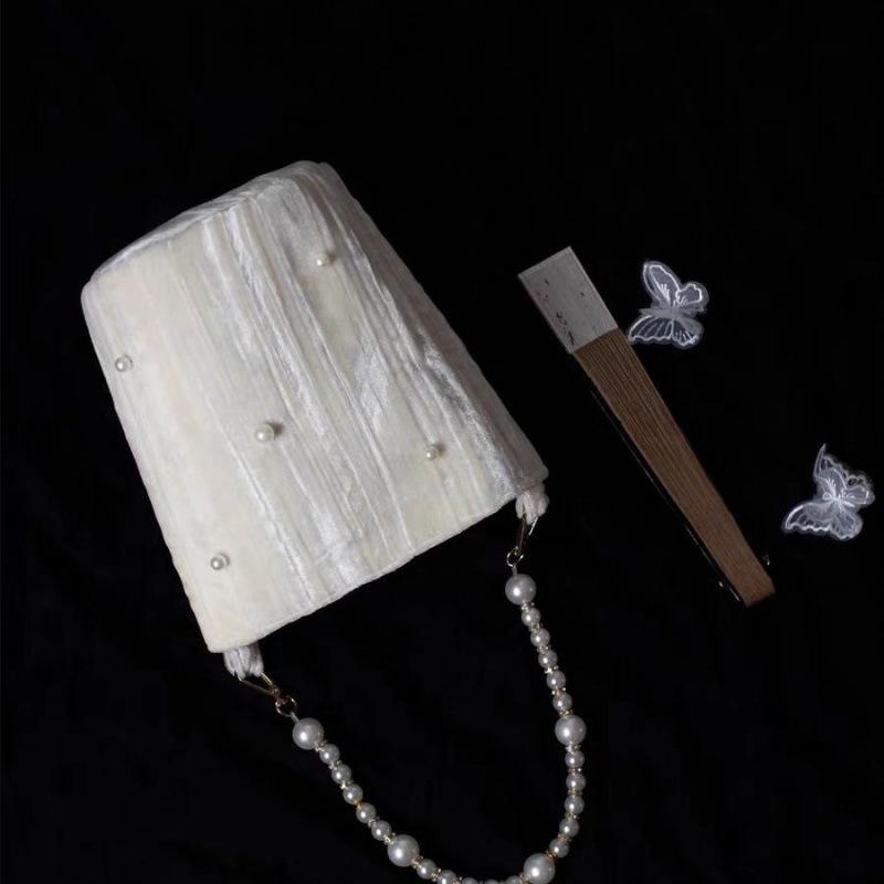 

Оригинальный нишевый дизайн Бархатная сумка-ведро с жемчужной текстурой Кремово-белая леди-светская львица с наплечной сумкой-мессенджером белый