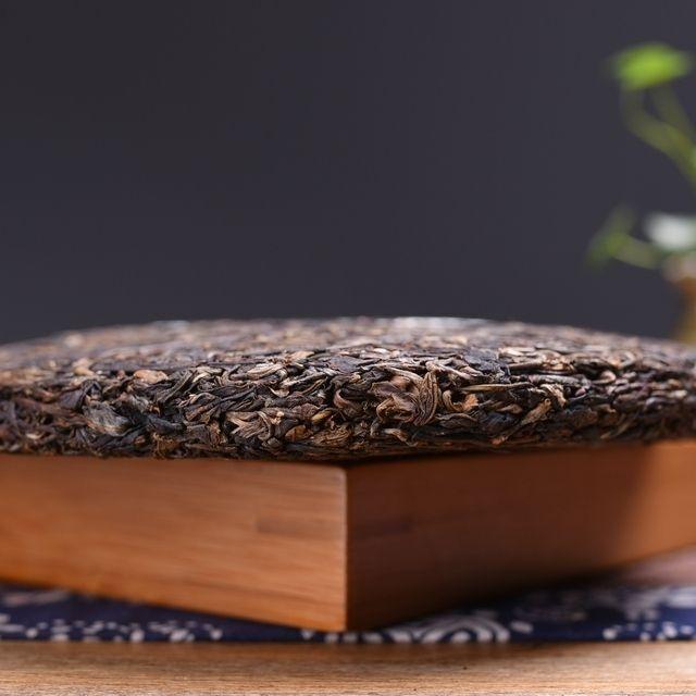 2011 MENGKU Rongshi Mu Ye Chun Pu'er Tea Early Spring Pu-erh Tea Cake 400g Raw