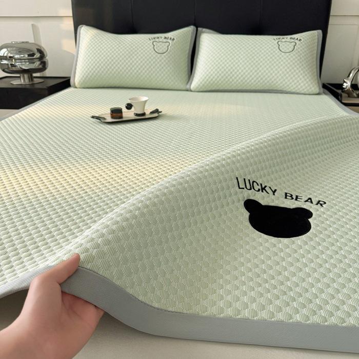 Cooling Mattress Summer Ice Silk Air-Conditioned Soft Mat Washable Foldable Embroidered Single Bed Mattress For Ultimate Comfort