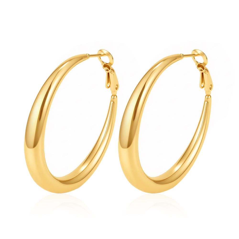 European & American Hollow Stainless Steel Earrings - Light Luxury High-End Ear Cuffs for Women, Versatile Slimming Style.