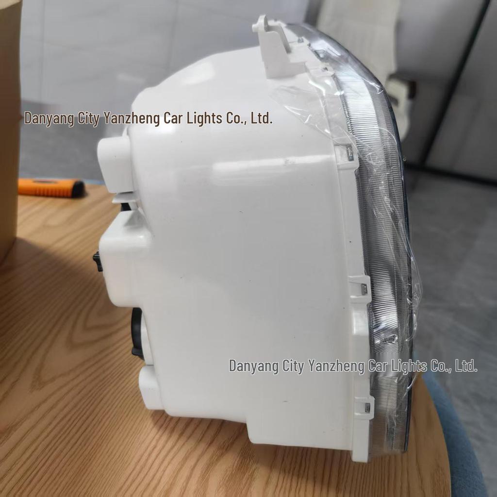 Headlights for Dongfeng Tianjin Generation 1 Trucks 3772010-C1100/3772020-C1100