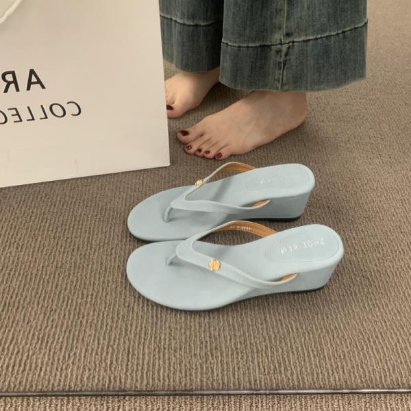 Fashion Shoes Slippers Women Summer Rubber Flip Flops Slides On A Wedge Pantofle Flat Hawaiian Soft 2025 Shoes Slippers Soft Slides On A