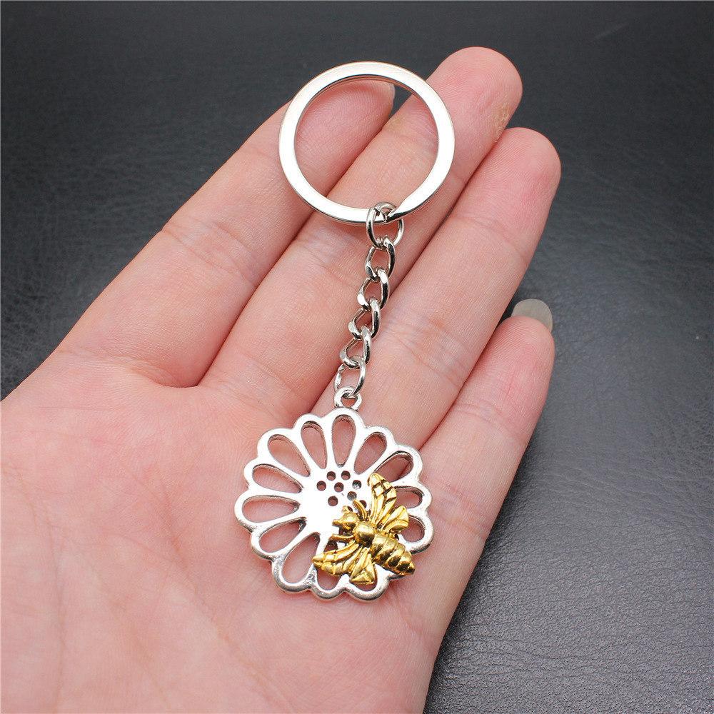 Bee Butterfly Garden Insect Keychain for Friends Hot Sale Modern Bridesmaid Gift Dainty Daily Use Accessory