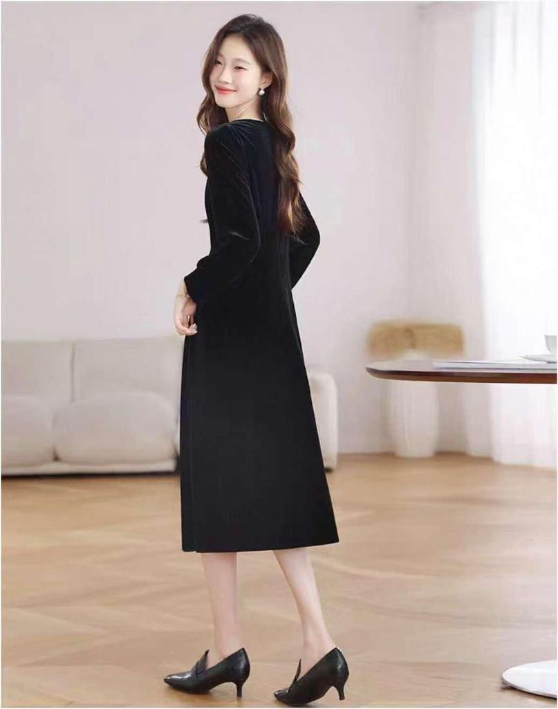French Elegance Hepburn-Style Velvet Dress 2025: Autumn/Winter Waist-Cinching Slim Fit