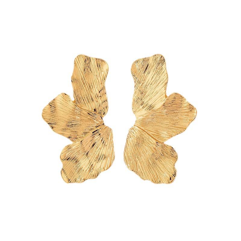 Exaggerated Petal Stud Earrings: Women's Creative Fashion Flower Design