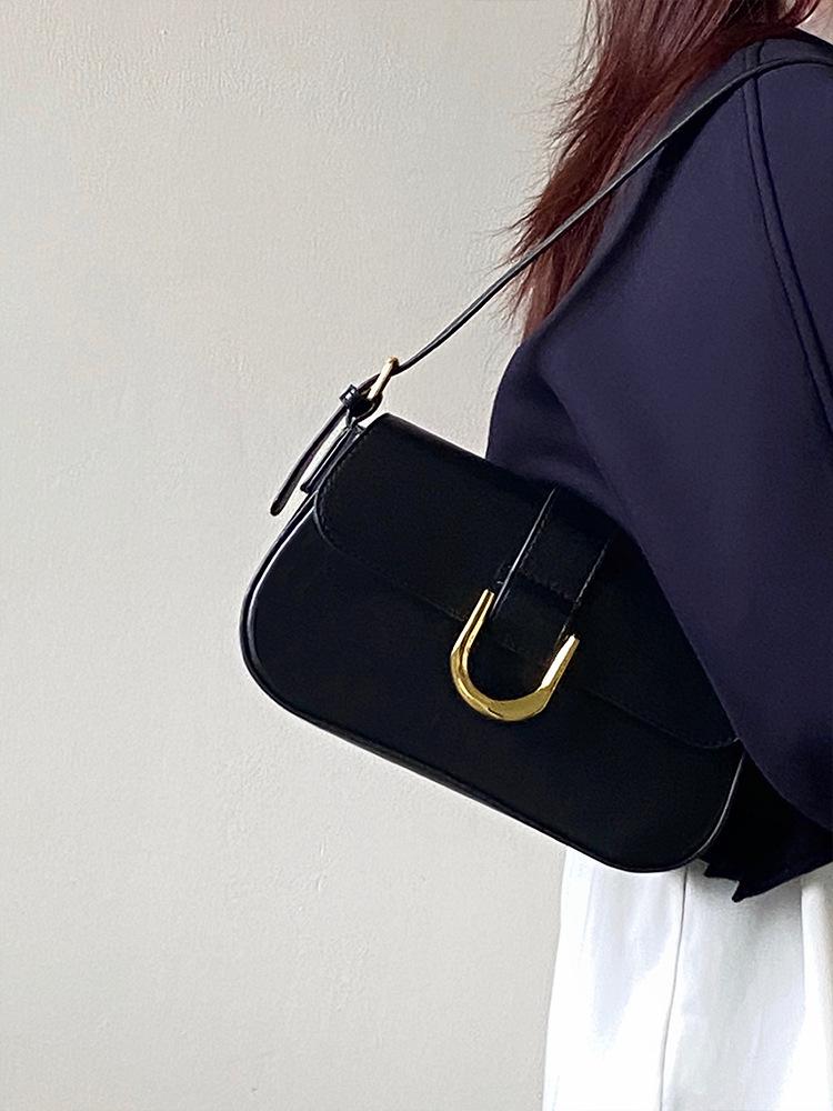 

Женская сумка через плечо 2025 года в стиле ретро цвета красного вина с пряжкой в виде подковы чёрный