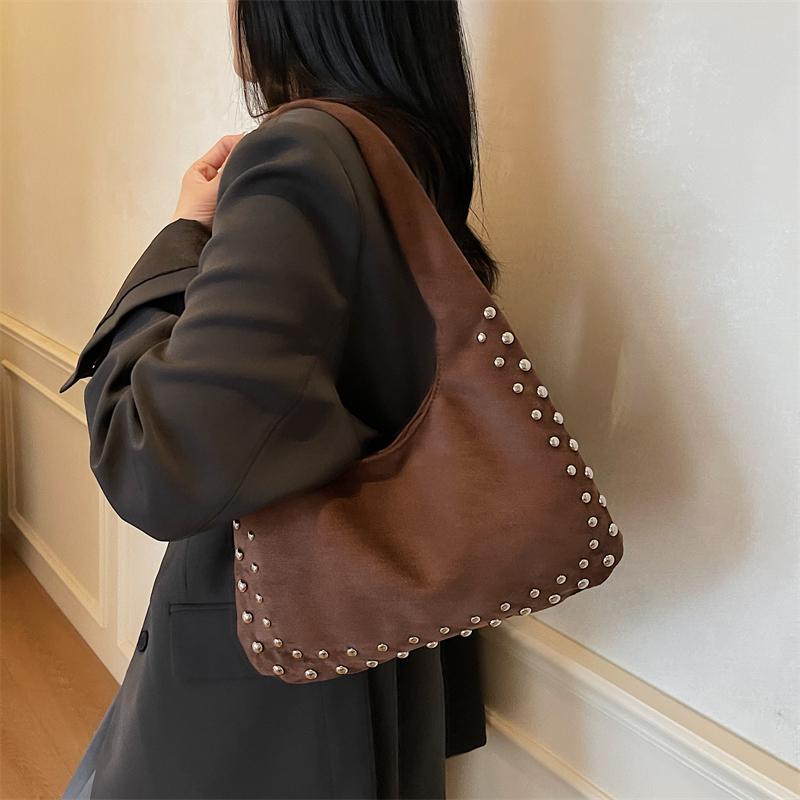 Rivet Faux Suede Shopping Shoulder Bag For Women 2025 Winter Retro Single Crossbody Bags Underarm Dumpling Sweet Tote Bags