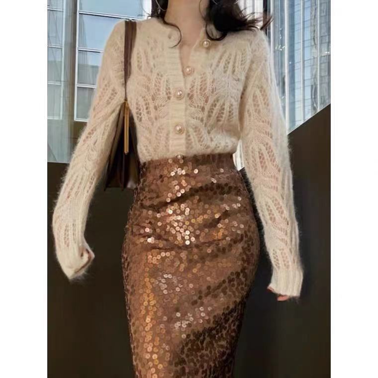 

Короткий круглый вырез, жемчужная пряжка, белый полый тонкий вязаный кардиган, пальто-свитер, блузка L белый