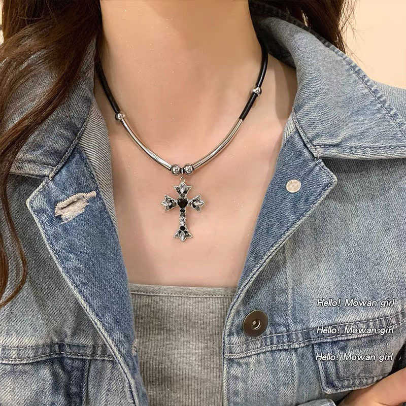 Black Splicing Cold Wind Cross Necklace Street Hip Hop Niche Personality Neutral Sweater Chain Collarbone Neck Chain
