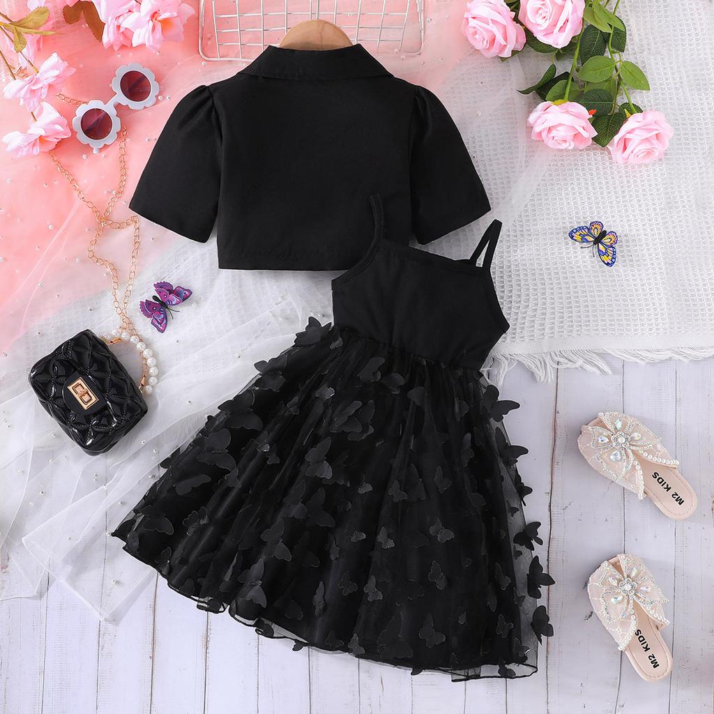 Жалаңаш және өте арық модельдер Біреуі қалың жұрттың мысығын жалайды