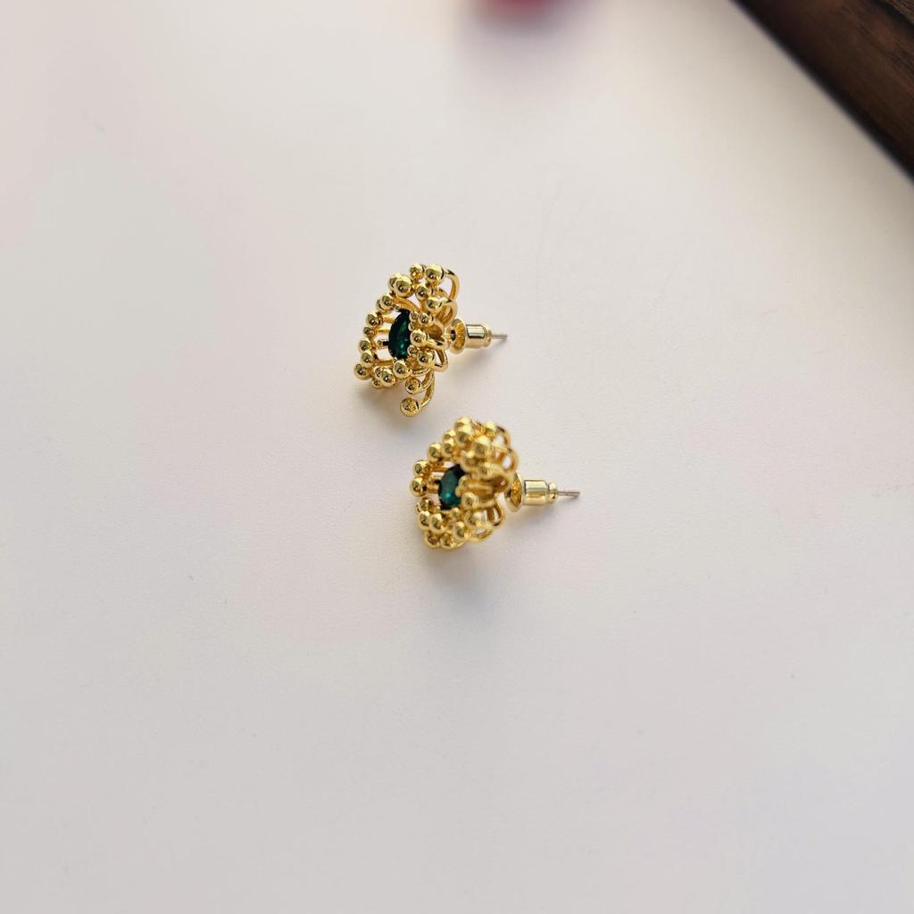 Exquisite Chrysanthemum Emerald Diamond Stud Earrings for Women, Trendy S925 Silver Needle Design