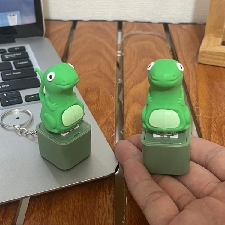 USB Wiederaufladbarer Interaktiver Eidechsen-Schlüsselanhänger Leucht- und Soundfunktion Robustes ABS-Material Camping Nachtzubehör