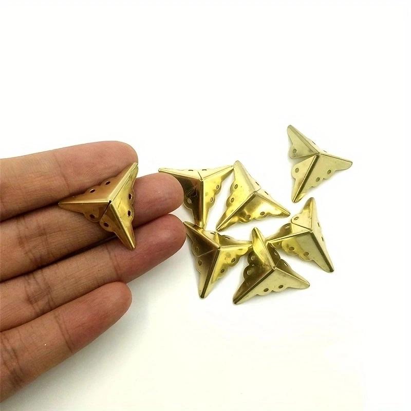 

12 шт. Металлические уголки Ретро Деревянная коробка Желтые Декоративные уголки Четырехсторонняя защита Уголок Код Мини Уголок Код Уголок