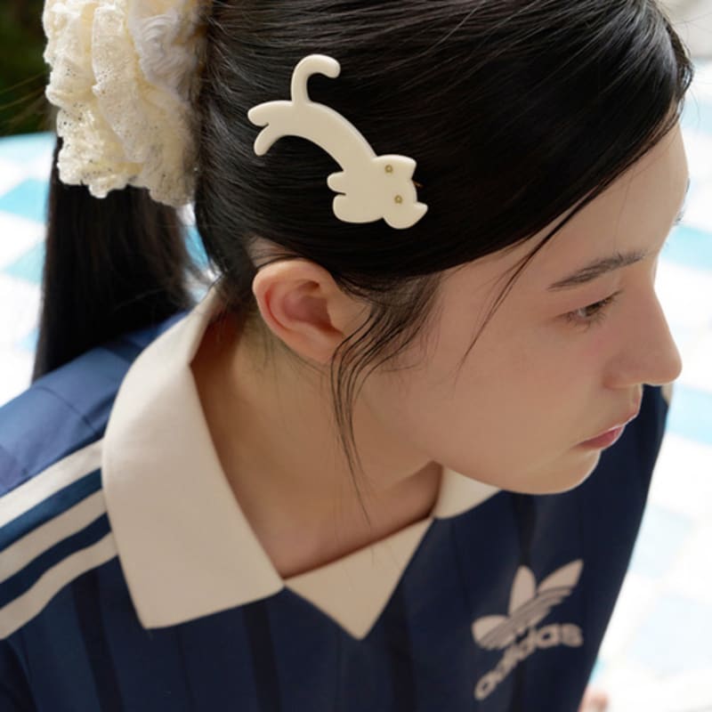 FANTASTIC PLANET Night Cat Hair Pin (3colors)