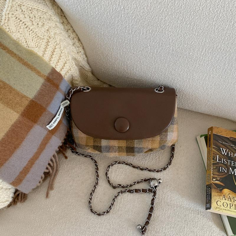 Stylish Saddle Bag, Retro Casual and Individual Single-shoulder Crossbody Bag, Commuting Small Square Bag