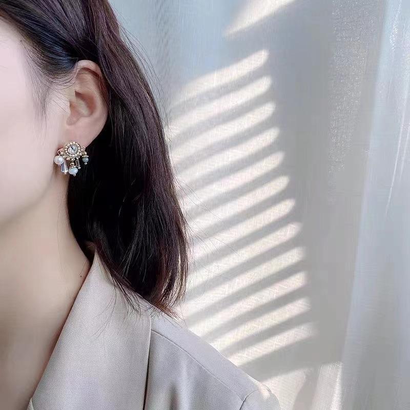 Silver needle fashion fringed heavy industry stud earrings retro pearl full diamond earrings temperament ear jewelry no ear clips