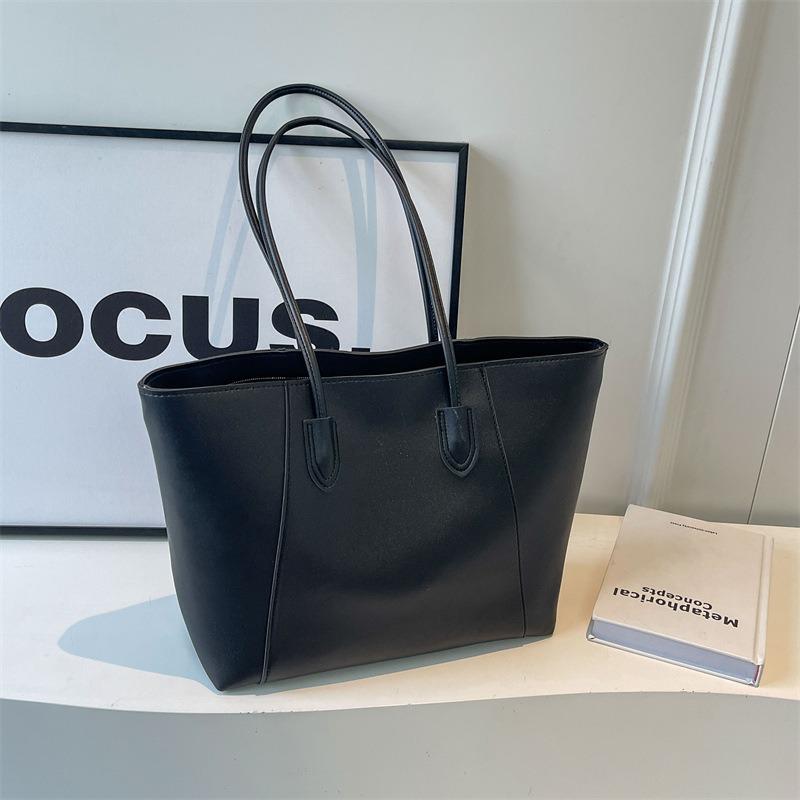 Large capacity high-end textured handbag, new versatile fashion shoulder underarm bag, temperament tote bag