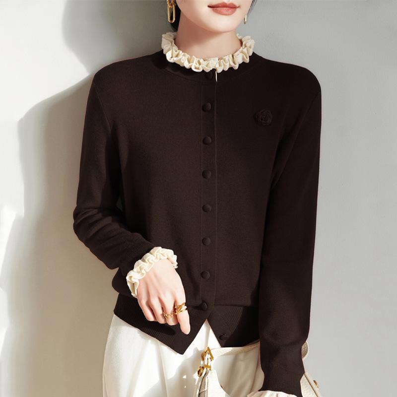 

Женский кардиган из мериносовой шерсти с фестончатой отделкой и вышивкой в виде роз, Осень/Зима 2025 L