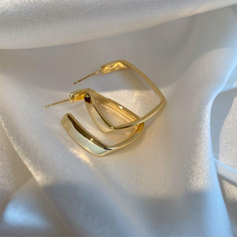 Trendy Geometric Metal Hoop Dangle Earrings - European & American Fashion