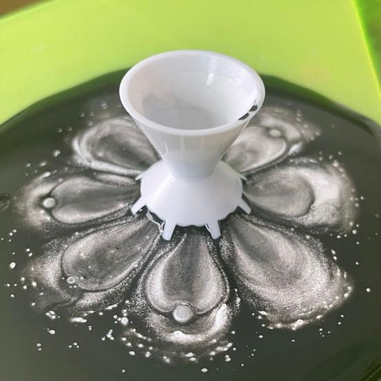 Copo para Pouring de Tinta 7 Funis Copo Dividido para Tinta Acrílica Copo para Pouring com Padrão de Flor para Arte Fluida Acessórios para Pintura de Flores DIY