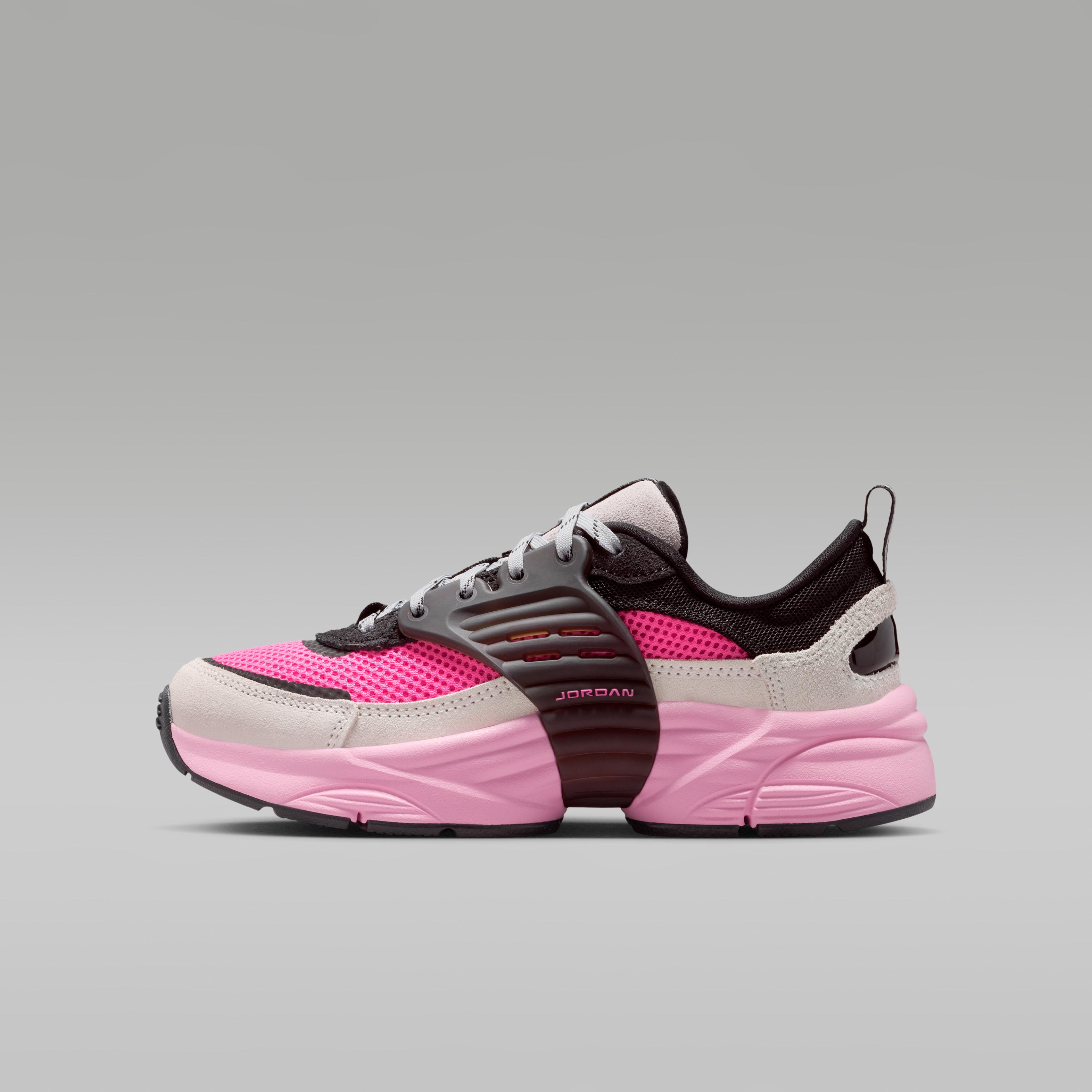 Jordan Trunner O/S Wolf Grey Pink Blast (GS) 38