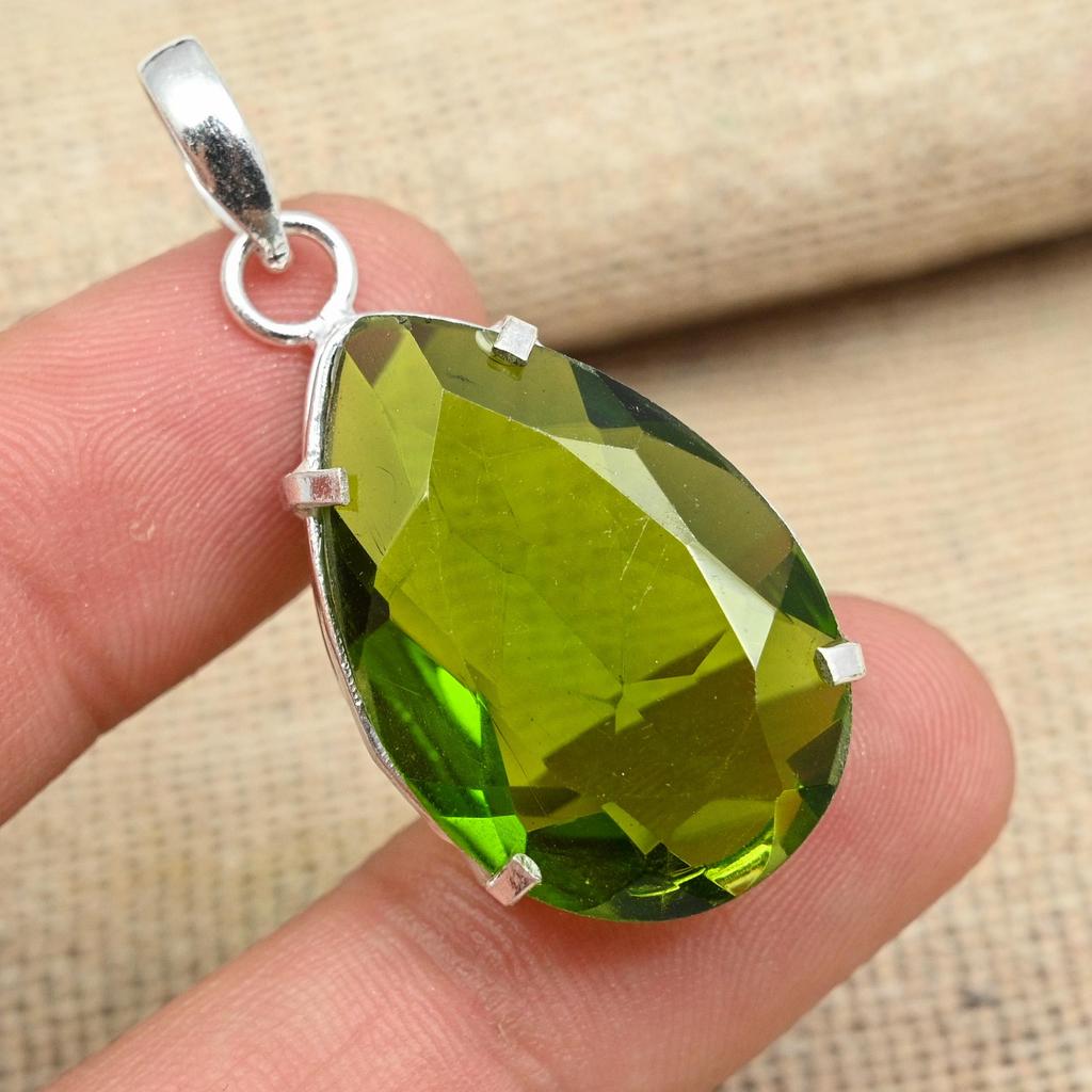 Nydelig fasettert Peridot Gemstone 925 Sterling sølv håndlagde smykker kvinner anheng
