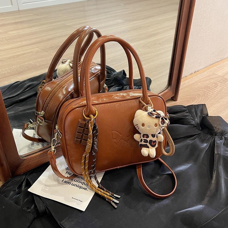 Retro fashion handbag bag women's new large-capacity shoulder pillow bag commuter messenger bag