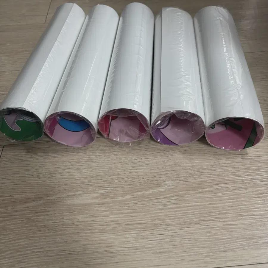 

Qwer Doredore Popup Store Poster Set Of 5