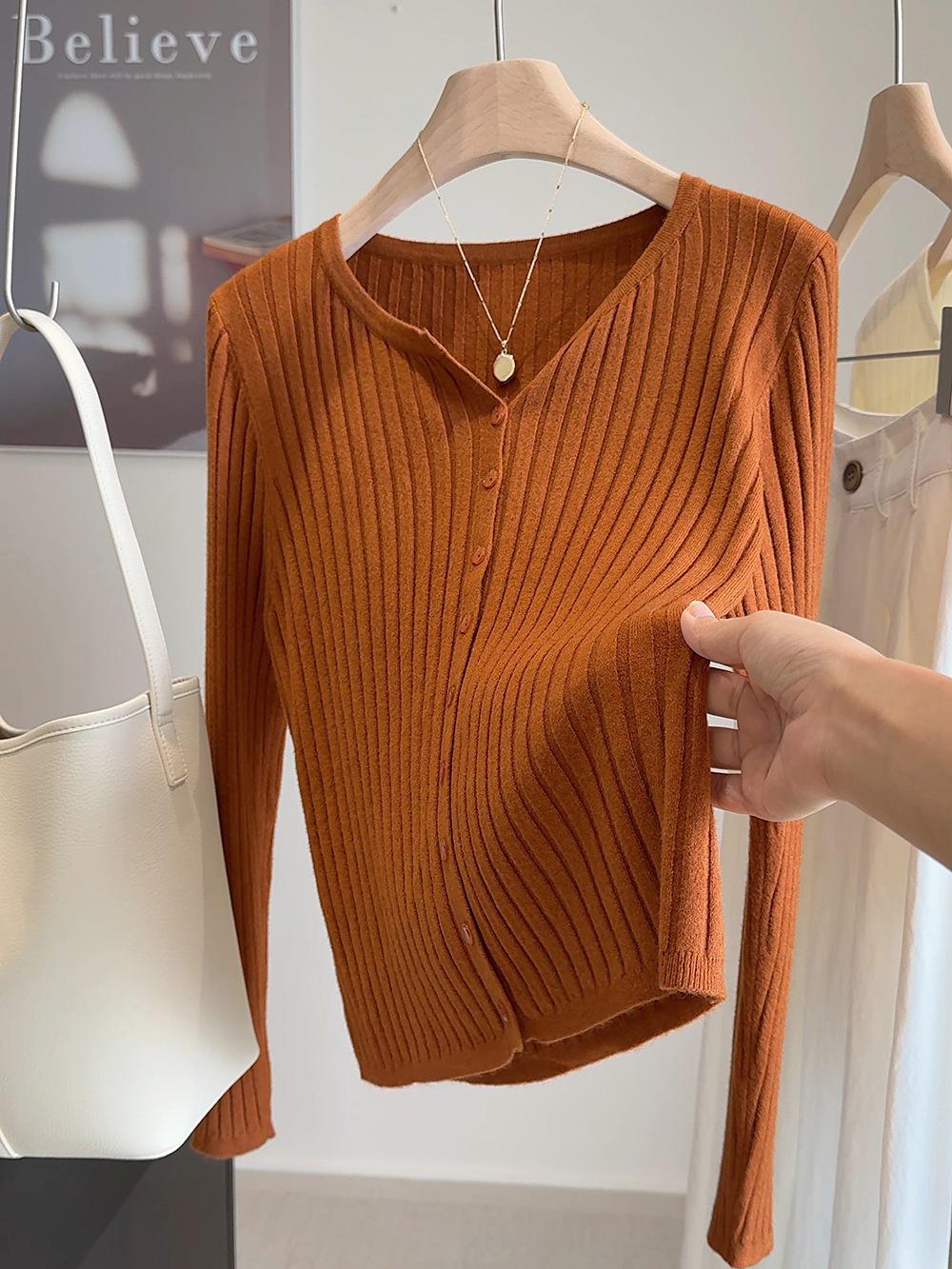 

Women s V-Neck Ribbed Knit Cardigan Sweater Top - Early Autumn 2025 One Size тыква