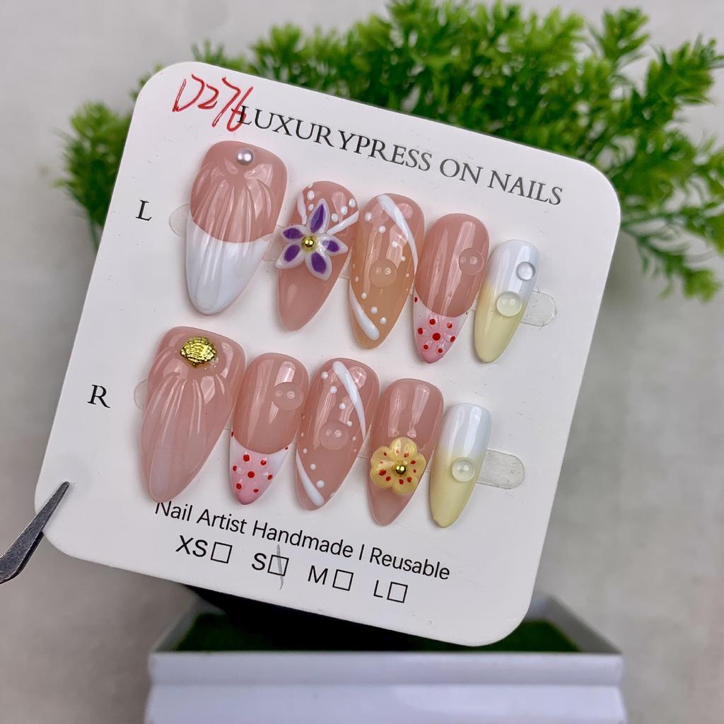 Handmade Armor European and American Wind Ice Through Shell Three-dimensional Carved Cat's Eye Almond Nail Removable Manicure