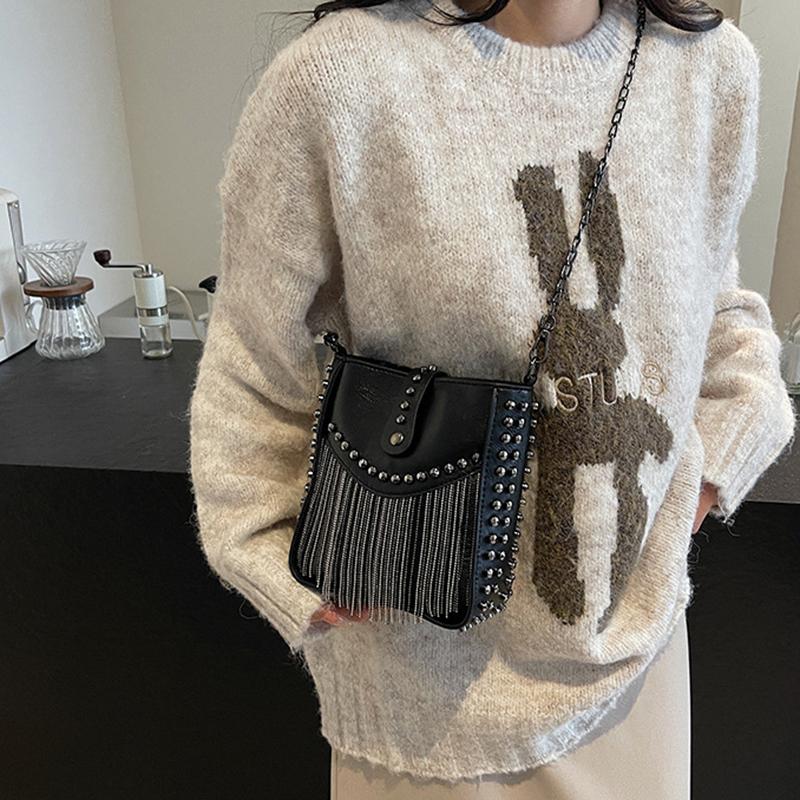 Mini Punk Style Crossbody Bags Women Rivets and Tassels Retro Bags Small Messenger Bags Fashion Vintage Packages CLE