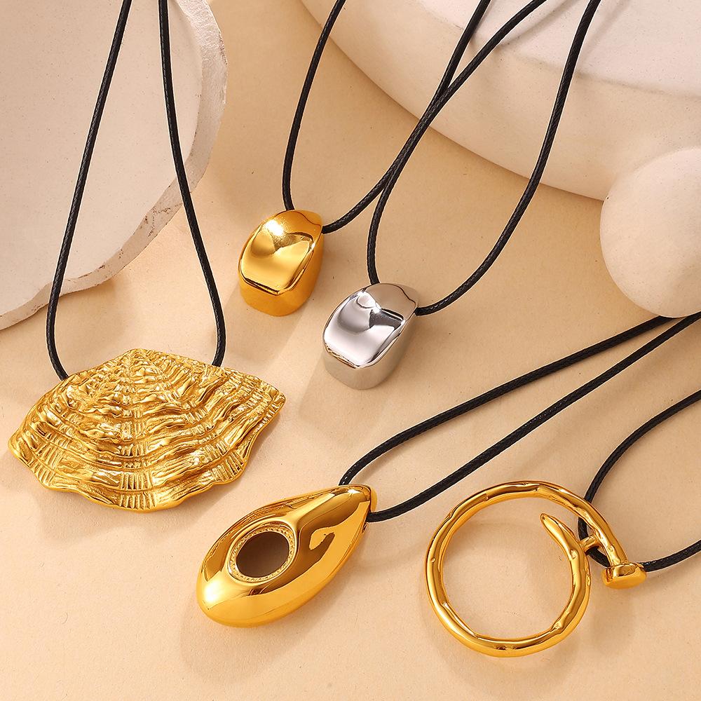 Retro Metal Black Rope Necklace Shell Geometric Ring Pendant Niche Design Personality Light Luxury Sweater Chain