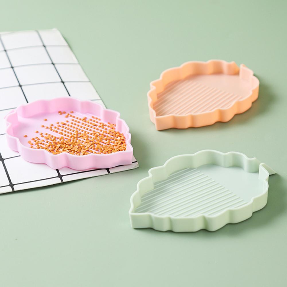 4 Pcs Art Painting Beads Sorting Tray Craft Tool Leaf Multiple Color Diamond Art Paints Accessories Tray for DIY Craft Painting