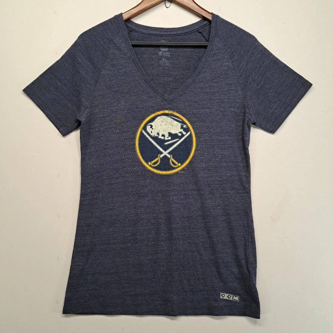 Buffalo Sabres Womens V Neck T Shirt XL CCM Short Sleeve Eichel 15 NHL L