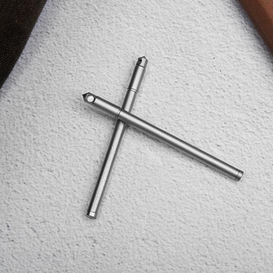 Signaturpenna Bärbar Titan Skrivpenna Liten Utsökt Nyckelringspenna med Slät Bläckpåfyllning Ryggsäcks Hängande Penna