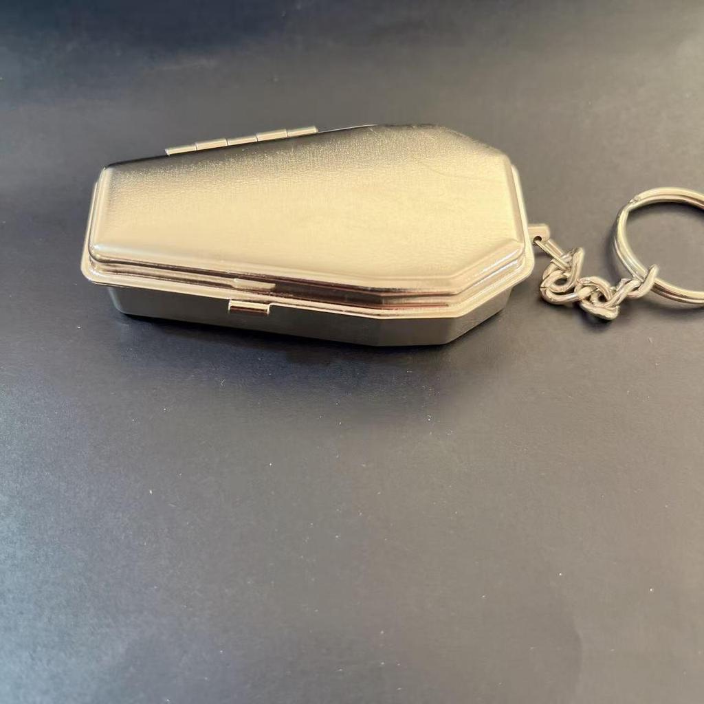 Stylish Portable Metal Ashtray - Creative & Compact Design