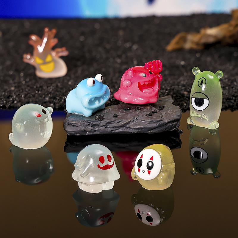 Halloween Creative Skull and Ghost Trinkets for Home, Car, Desktop Resin Craft Decorative Trinkets