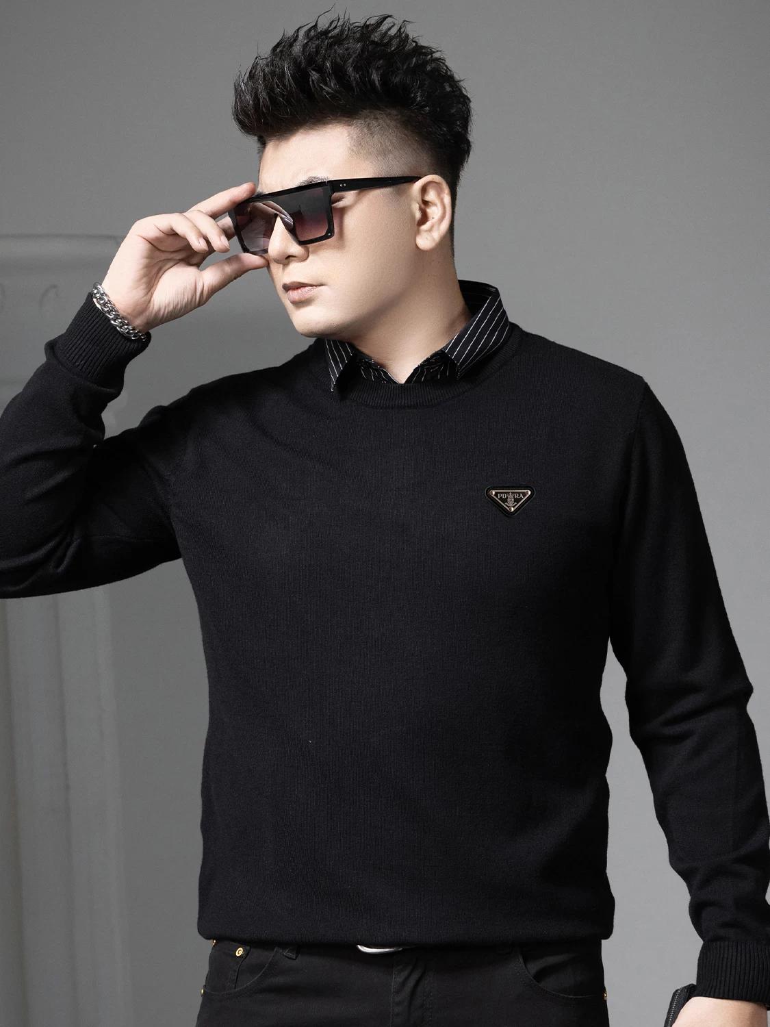 

European Men s Autumn and Winter Warm Knit Sweater Casual Fake Two-Piece Knitwear Trendy Badge Crew Neck Sweater for Men M чёрный