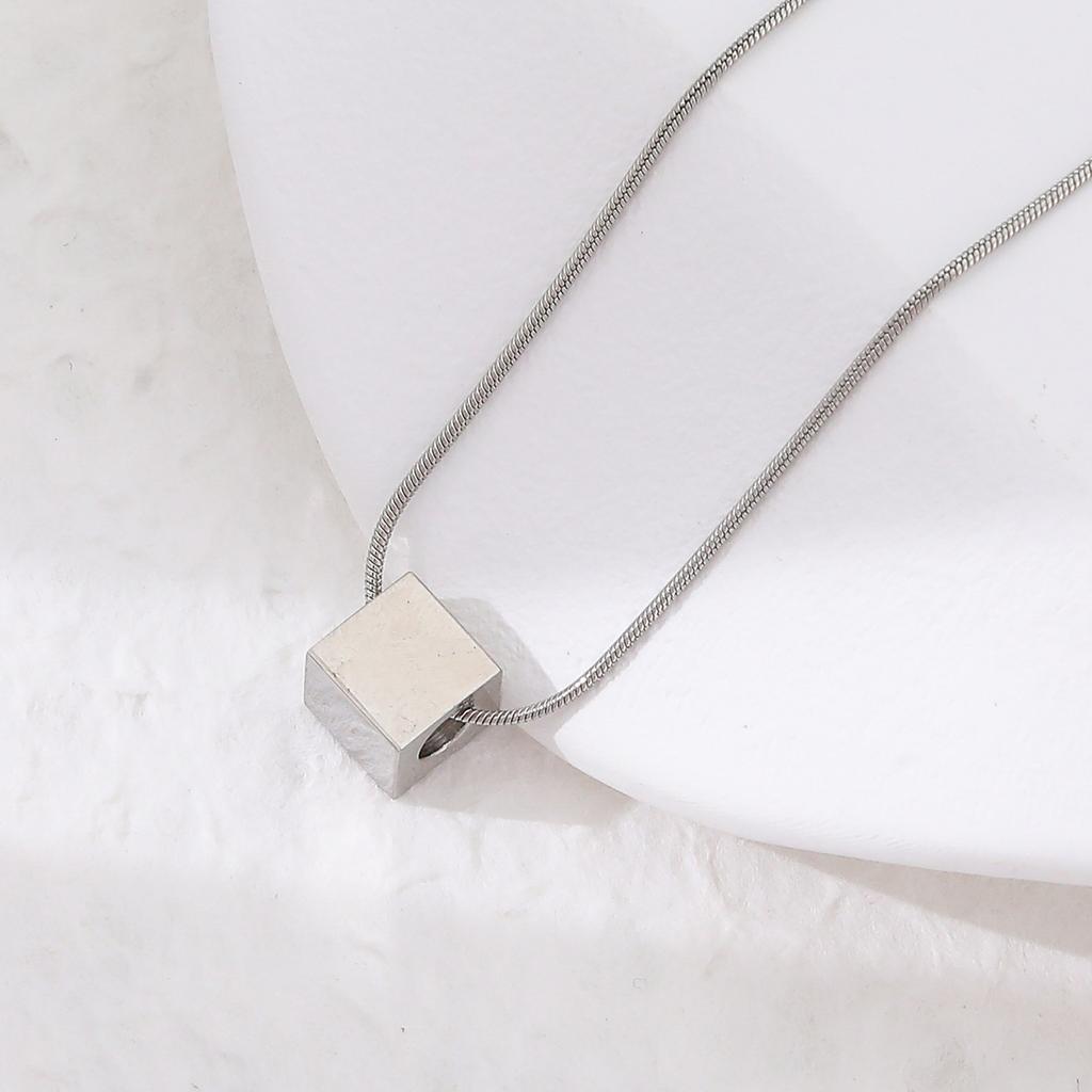 Hip-hop Personalized Rotatable Pendant Stainless Steel Plated 18K Gold Snake Chain Necklaces for Women