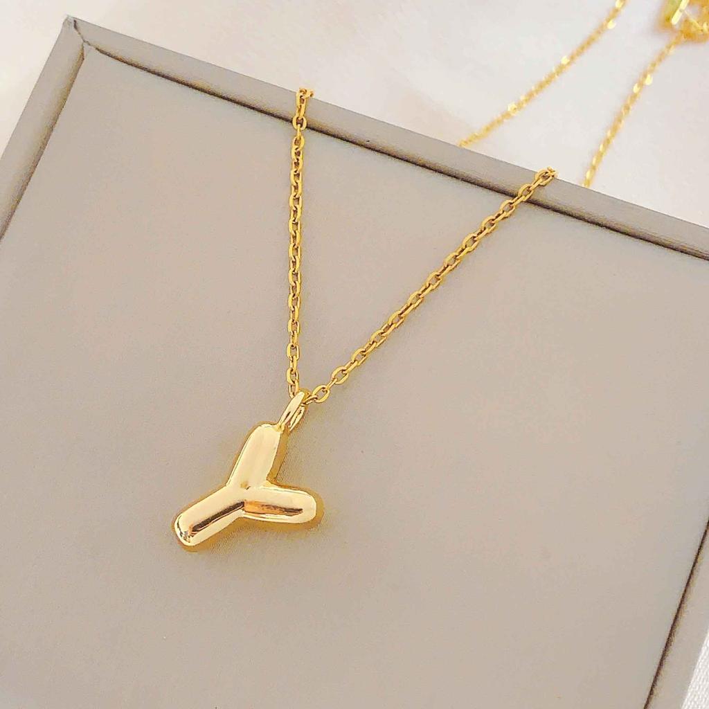 European and American popular glossy English letter necklace autumn and winter niche versatile high-end sense does not fade titanium steel necklace