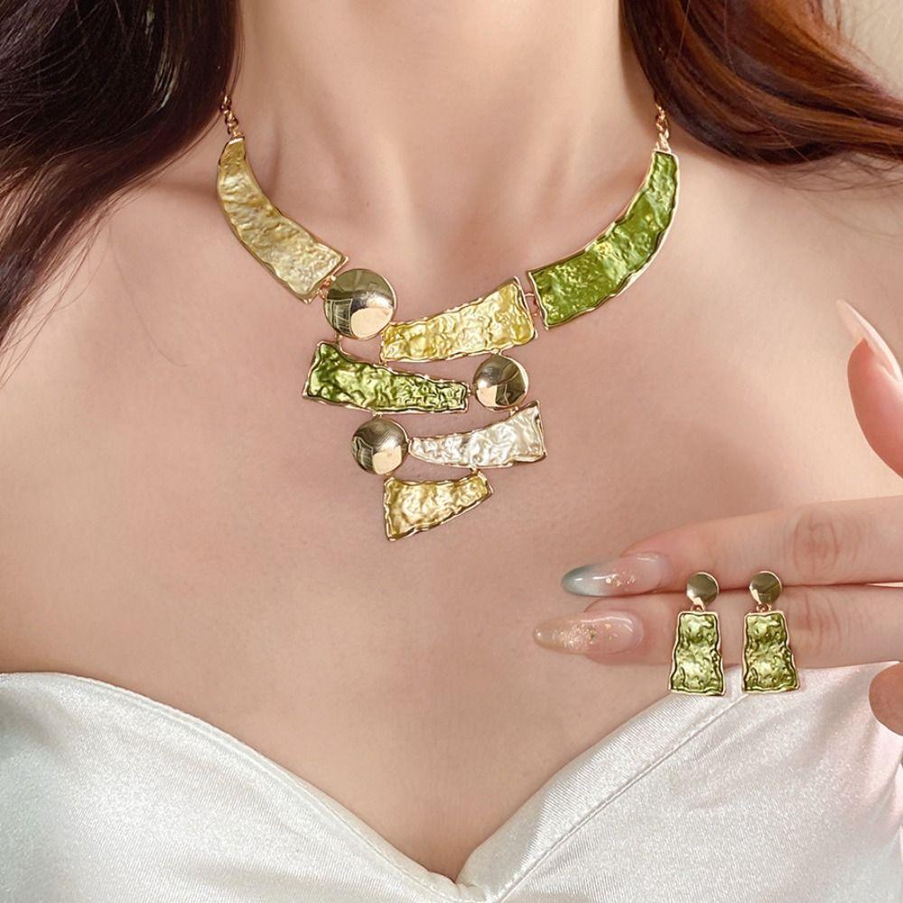 Exaggerated Women's Necklace Earring Set Collarbone Chain Multi Color Jewelry Set Daily Wear