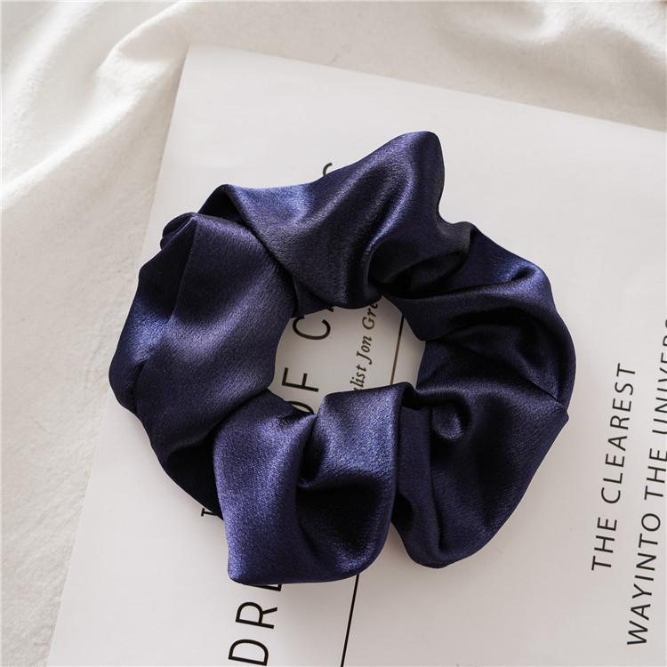 

Атласная резинка для волос