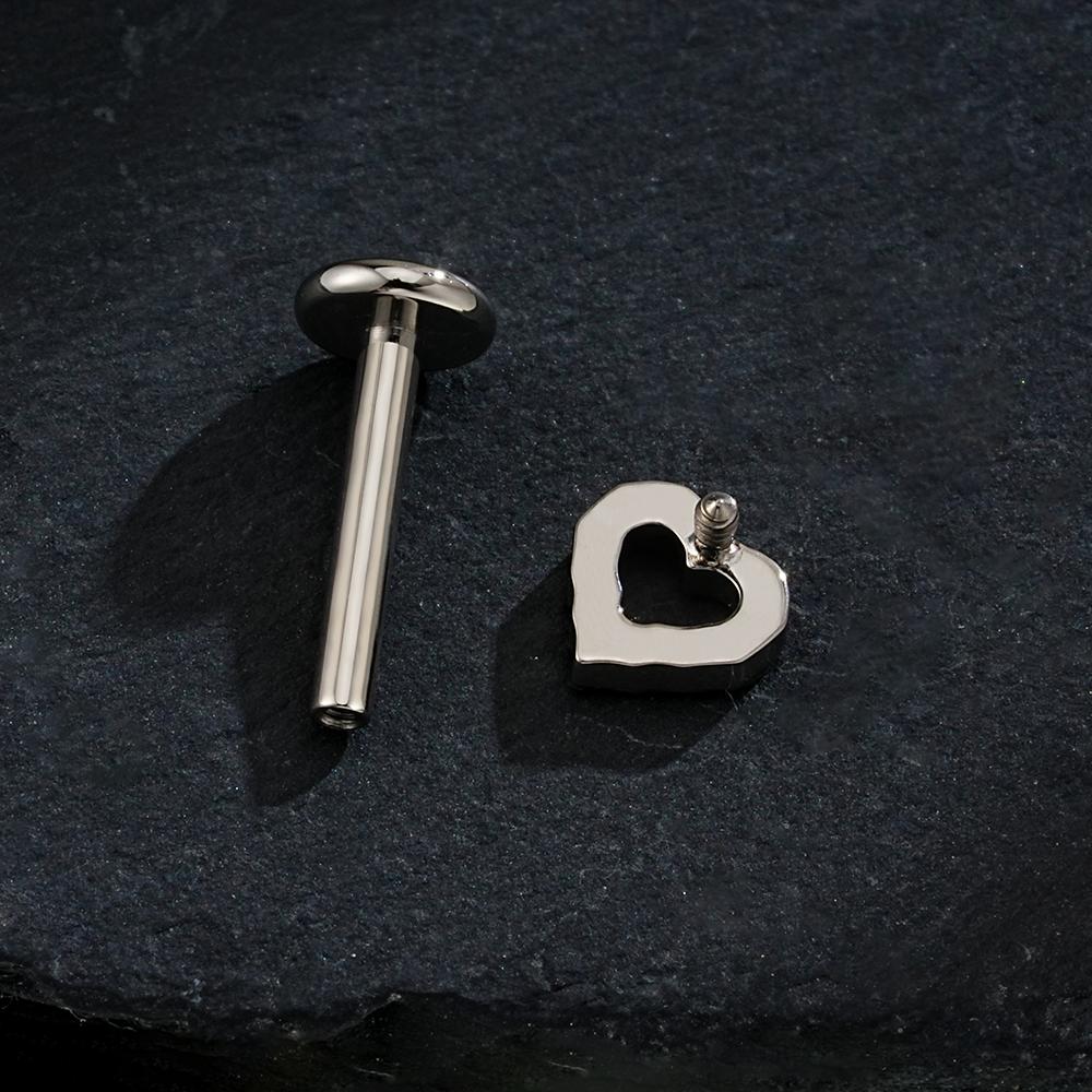 Right Grand ASTM F136 Titanium Mini Heart Cartilage Earring 16G Dainty Flat Back Labret Stud Tragus Helix Piercing Jewelry