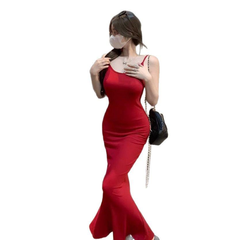 Sexy Bodycon-Kleid im französischen Stil mit Spaghettiträgern, Schmetterlingsausschnitt und Maxidesign mit Fishtail